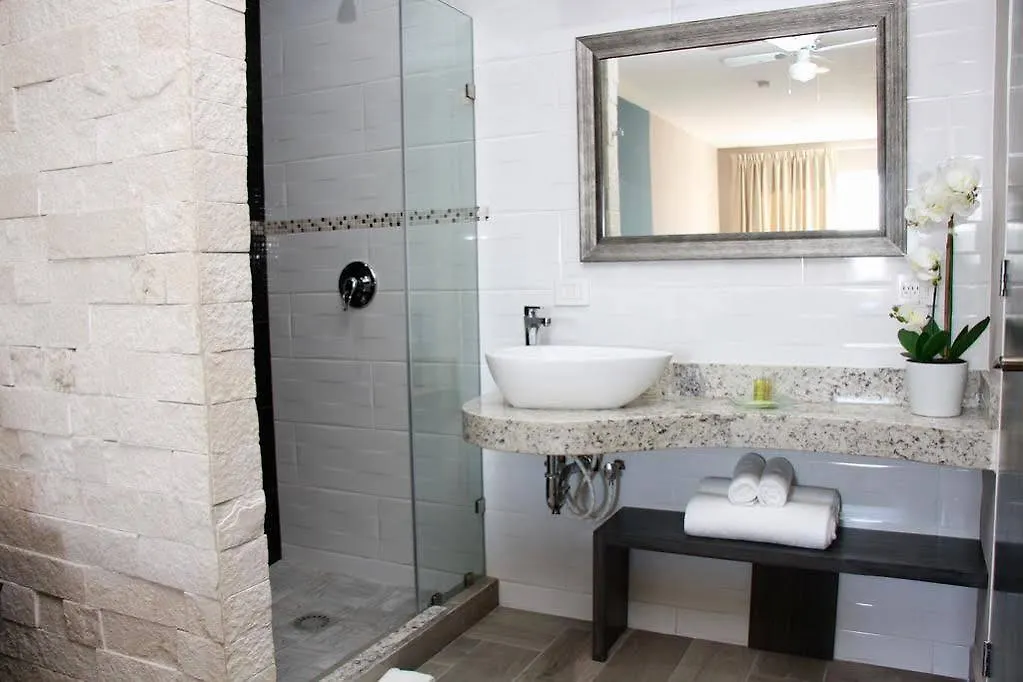 Illusion Xpress I Attraction Hotel Deluxe Playa del Carmen